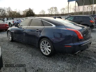 2013 Jaguar XJ z VIN SAJWA1C7XD8V43502, wystawiony jako Copart lot #50727235 z przebiegiem 112 389 mil mil oraz Tytuł czysty. Historia ofert i sprzedaży dostępna na DreamBid. Obrazek 2.