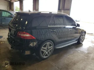 2014 Mercedes-Benz M 63 AMG z VIN 4JGDA7EB6EA357360, wystawiony jako Copart lot #57241045 z przebiegiem 141 531 mil mil oraz Szkoda całkowita • Salvage title. Historia ofert i sprzedaży dostępna na DreamBid. Obrazek 3.