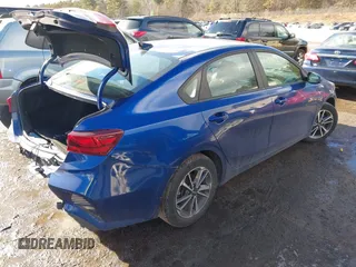 2023 Kia Forte LXS z VIN 3KPF24AD6PE504664, wystawiony jako IAAI lot #41478917 z przebiegiem 48 588 mil mil oraz . Historia ofert i sprzedaży dostępna na DreamBid. Obrazek 4.