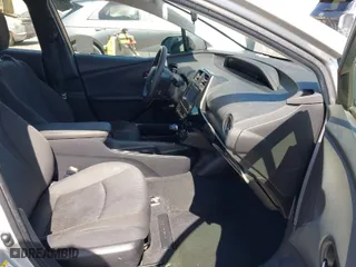 2016 Toyota Prius Two with VIN JTDKBRFU8G3007885, listed as a IAAI auction lot 41980383 with 162,740 mi miles. Bid and sale history available at carsss.com. Image 5.