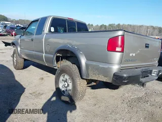 2001 Chevrolet S-10 LS with VIN 1GCCT19W618134483, listed as a IAAI auction lot 41630814 with 1 mi miles. Bid and sale history available at carsss.com. Image 3.