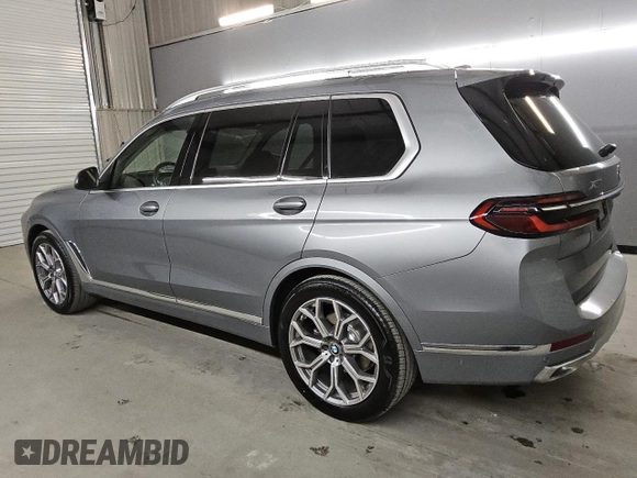 2025 BMW X7 xDrive40i with VIN 5UX23EM07S9X65923, listed as a Copart auction lot 49507655 with 8,891 mi miles and Clean Title. Bid and sale history available at carsss.com. Image 2.