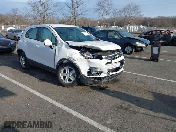 2019 Chevrolet Trax LS with VIN 3GNCJNSB5KL242561, listed as a IAAI auction lot 41662487 with 38,209 mi miles. Bid and sale history available at carsss.com. Image 1.