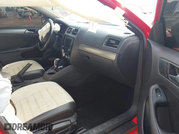 2016 Volkswagen Jetta Sport z VIN 3VWD17AJ5GM270036, wystawiony jako IAAI lot #42527954 z przebiegiem 142 008 mil mil oraz . Historia ofert i sprzedaży dostępna na DreamBid. Obrazek 5.