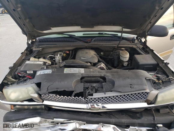2003 Chevrolet Silverado 1500 LT with VIN 2GCEK19T731139795, listed as a Copart auction lot 49025065 with 230,619 mi miles and Salvage Title. Bid and sale history available at carsss.com. Image 13.