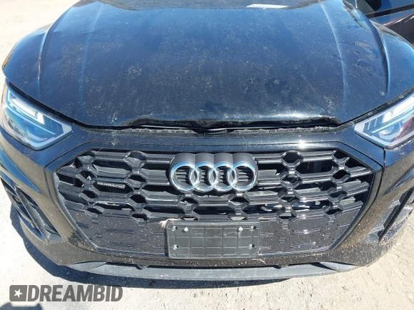 2025 Audi Q5 S line Premium z VIN WA1GAAFY7S2022643, wystawiony jako IAAI lot #41881316 z przebiegiem 8367 mil mil oraz . Historia ofert i sprzedaży dostępna na DreamBid. Obrazek 6.