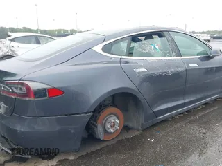 2020 Tesla Model S Long Range с VIN 5YJSA1E21LF413251, выставлен на аукционе IAAI как лот 42350131 с пробегом 16 427 миль миль и . История ставок и продаж доступна на DreamBid. Изображение 19.