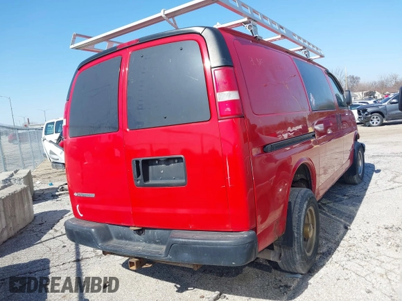 2004 Chevrolet Express Cargo z VIN 1GCHG35U441202707, wystawiony jako IAAI lot #41685904 z przebiegiem 257 847 mil mil oraz . Historia ofert i sprzedaży dostępna na DreamBid. Obrazek 4.