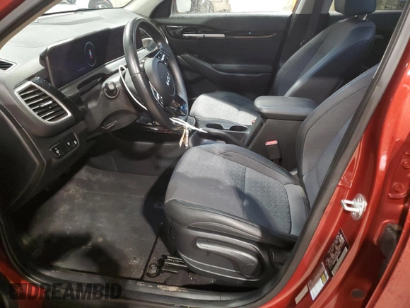 2024 Kia Seltos S z VIN KNDEUCAA0R7525325, wystawiony jako Copart lot #58478225 z przebiegiem 8 331 mil mil oraz Szkoda całkowita • Salvage title. Historia ofert i sprzedaży dostępna na DreamBid. Obrazek 7.