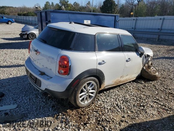 2015 MINI Countryman with VIN WMWZB3C51FWR44600, listed as a Copart auction lot 49440555 with 105,650 mi miles and Clean Title. Bid and sale history available at DreamBid. Image 3.