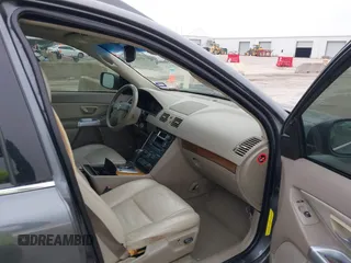 2006 Volvo XC90 2.5L Turbo with VIN YV4CY592461251420, listed as a IAAI auction lot 41403792 with 1 mi miles. Bid and sale history available at carsss.com. Image 5.