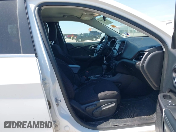 2019 Jeep Cherokee Latitude with VIN 1C4PJLCB9KD285111, listed as a IAAI auction lot 42044469 with 123,947 mi miles and . Bid and sale history available at DreamBid. Image 5.