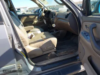 2001 Toyota Sequoia Limited with VIN 5TDBT48A21S027820, listed as a IAAI auction lot 41874513 with 237,717 mi miles. Bid and sale history available at carsss.com. Image 5.