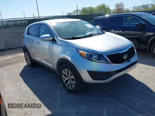 2016 Kia Sportage LX with VIN KNDPB3AC4G7812616, listed as a IAAI auction lot 42118087 with 179,500 mi miles. Bid and sale history available at carsss.com. Image 1.