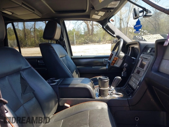 2007 Lincoln Navigator z VIN 5LMFU28547LJ15910, wystawiony jako IAAI lot #41851252 z przebiegiem 296 145 mil mil oraz . Historia ofert i sprzedaży dostępna na DreamBid. Obrazek 5.