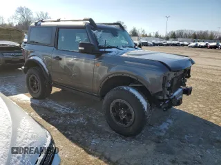 2022 Ford Bronco with VIN 1FMDE5CP1NLB49365, listed as a Copart auction lot 44935985 with 44,270 mi miles and Salvage title. Bid and sale history available at DreamBid. Image 4.