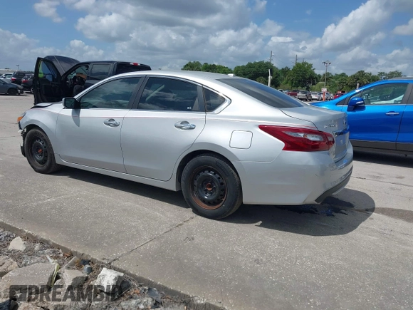 2018 Nissan Altima 2.5 S with VIN 1N4AL3AP4JC179349, listed as a IAAI auction lot 42011757 with 1 mi miles. Bid and sale history available at carsss.com. Image 3.