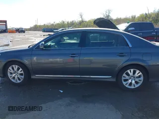 2012 Toyota Avalon z VIN 4T1BK3DB9CU450206, wystawiony jako IAAI lot #41163518 z przebiegiem 230 317 mil mil oraz . Historia ofert i sprzedaży dostępna na DreamBid. Obrazek 14.