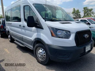 2023 Ford Transit Passenger XL z VIN 1FBAX9C86PKA70756, wystawiony jako IAAI lot #42731060 z przebiegiem 23 399 mil mil oraz . Historia ofert i sprzedaży dostępna na DreamBid. Obrazek 6.