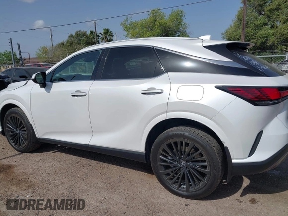2024 Lexus RX 350 z VIN 2T2BAMBA8RC050498, wystawiony jako IAAI lot #41826928 z przebiegiem 1822 mil mil oraz . Historia ofert i sprzedaży dostępna na DreamBid. Obrazek 14.