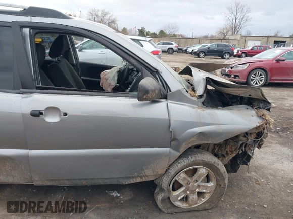 2010 Kia Sportage LX with VIN KNDKGCA33A7718634, listed as a IAAI auction lot 41868565 with 197,967 mi miles and . Bid and sale history available at carsss.com. Image 6.