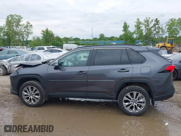 2024 Toyota RAV4 XLE Premium z VIN 2T3A1RFV9RC411142, wystawiony jako IAAI lot #42319590 z przebiegiem 18 585 mil mil oraz . Historia ofert i sprzedaży dostępna na DreamBid. Obrazek 14.