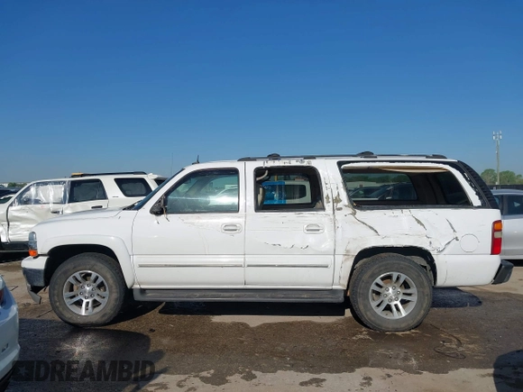 2003 Chevrolet Suburban LT with VIN 1GNFK16Z83R307164, listed as a IAAI auction lot 41977105 with 275,328 mi miles. Bid and sale history available at carsss.com. Image 14.