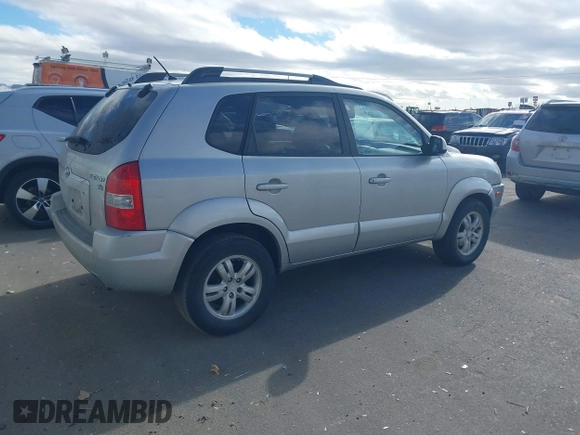 2007 Hyundai Tucson SE with VIN KM8JN72DX7U492369, listed as a IAAI auction lot 41665512 with 228,660 mi miles and . Bid and sale history available at DreamBid. Image 4.