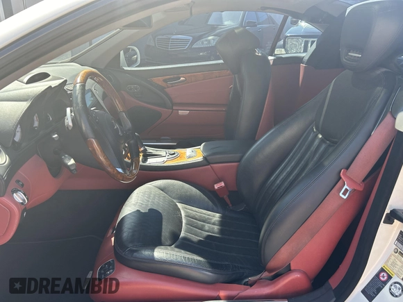 2012 Mercedes-Benz SL 550 z VIN WDBSK7BA5CF168279, wystawiony jako IAAI lot #42070913 z przebiegiem 130 820 mil mil oraz . Historia ofert i sprzedaży dostępna na DreamBid. Obrazek 5.
