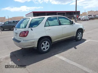 2000 Lexus RX 300 with VIN JT6GF10U3Y0050934, listed as a IAAI auction lot 41778583 with 177,889 mi miles and . Bid and sale history available at carsss.com. Image 4.