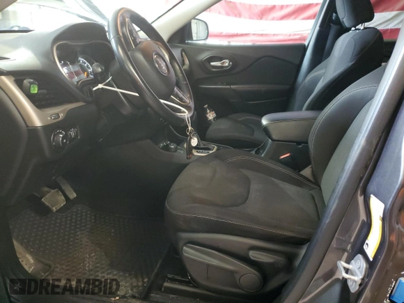 2015 Jeep Cherokee Latitude z VIN 1C4PJMCB1FW630468, wystawiony jako Copart lot #53066305 z przebiegiem 103 260 mil mil oraz Szkoda całkowita • Salvage title. Historia ofert i sprzedaży dostępna na DreamBid. Obrazek 7.