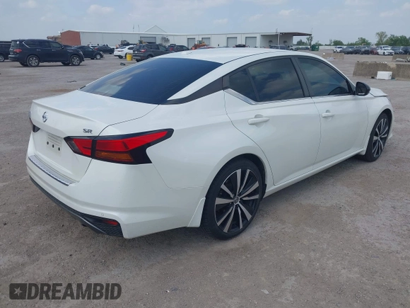 2020 Nissan Altima SR z VIN 1N4BL4CV8LC275140, wystawiony jako IAAI lot #42050885 z przebiegiem 61 198 mil mil oraz . Historia ofert i sprzedaży dostępna na DreamBid. Obrazek 4.