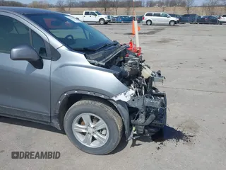 2020 Chevrolet Trax LS with VIN 3GNCJNSB6LL208534, listed as a IAAI auction lot 41923764 with 88,009 mi miles. Bid and sale history available at carsss.com. Image 18.
