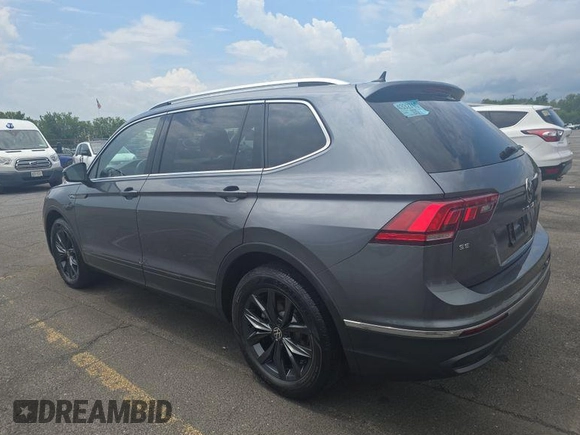 2024 Volkswagen Tiguan SE with VIN 3VV3B7AX6RM103866, listed as a IAAI auction lot 42751181 with 31,978 mi miles and . Bid and sale history available at DreamBid. Image 15.