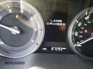 2016 Toyota Land Cruiser z VIN JTMCY7AJ9G4040845, wystawiony jako Copart lot #41391163 z przebiegiem 87 293 mil mil oraz . Historia ofert i sprzedaży dostępna na DreamBid. Obrazek 9.