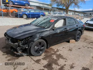 2023 Hyundai Elantra SEL z VIN 5NPLM4AG4PH095583, wystawiony jako Copart lot #52349355 z przebiegiem 37 202 mil mil oraz Nie do naprawy • Non repairable. Historia ofert i sprzedaży dostępna na DreamBid. Obrazek 1.