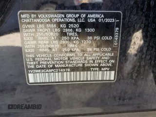 2023 Volkswagen Atlas SE z VIN 1V2WE2CA8PC214978, wystawiony jako Copart lot #77003984 z przebiegiem 6 926 mil mil oraz Nie do naprawy • Non repairable. Historia ofert i sprzedaży dostępna na DreamBid. Obrazek 13.