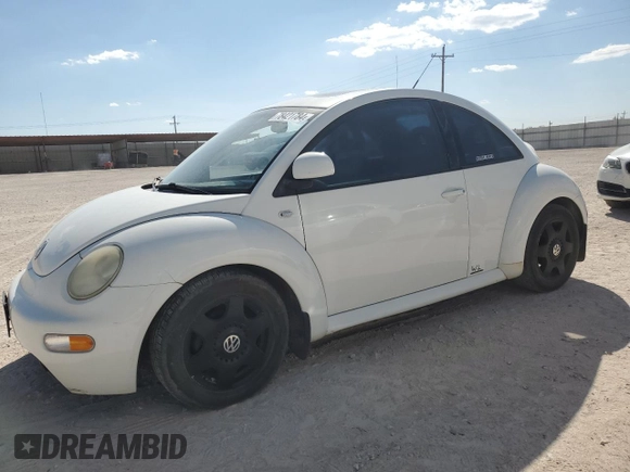 2000 Volkswagen Beetle GLX with VIN 3VWDD21C5YM450131, listed as a Copart auction lot 78421784 with 154,911 mi miles and Salvage title. Bid and sale history available at DreamBid. Image 1.