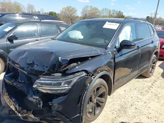 2023 Volkswagen Tiguan SE R-Line Black с VIN 3VVCB7AX3PM114417, выставлен на аукционе IAAI как лот 41864139 с пробегом 32 096 миль миль и . История ставок и продаж доступна на DreamBid. Изображение 2.