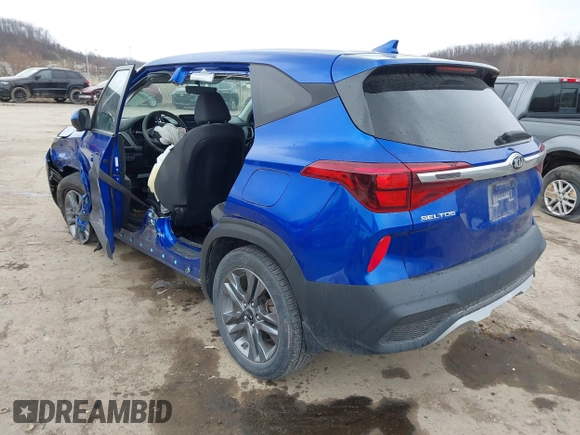2021 Kia Seltos LX z VIN KNDEPCAA9M7045395, wystawiony jako IAAI lot #41886909 z przebiegiem 14 973 mil mil oraz . Historia ofert i sprzedaży dostępna na DreamBid. Obrazek 3.