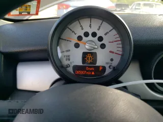 2014 MINI Clubman z VIN WMWZF3C54ET493599, wystawiony jako Copart lot #56404485 z przebiegiem 65 007 mil mil oraz Szkoda całkowita • Salvage title. Historia ofert i sprzedaży dostępna na DreamBid. Obrazek 9.
