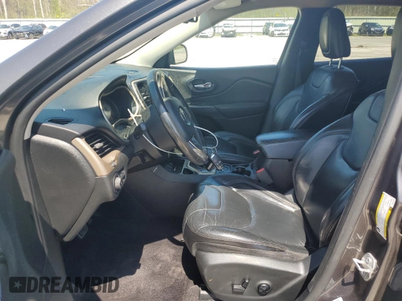 2017 Jeep Cherokee Limited z VIN 1C4PJLDB5HW521958, wystawiony jako Copart lot #56603665 z przebiegiem 129 357 mil mil oraz Czysty tytuł • Clean title. Historia ofert i sprzedaży dostępna na DreamBid. Obrazek 7.