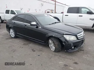 2009 Mercedes-Benz C 300 Sport z VIN WDDGF54X39R059754, wystawiony jako IAAI lot #41468979 z przebiegiem 182 285 mil mil oraz . Historia ofert i sprzedaży dostępna na DreamBid. Obrazek 1.