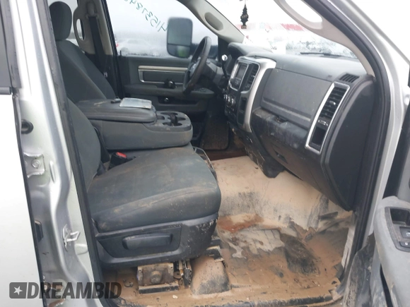 2018 Ram 2500 SLT with VIN 3C6UR5DL4JG183707, listed as a IAAI auction lot 41537848 with 233,281 mi miles and . Bid and sale history available at DreamBid. Image 5.