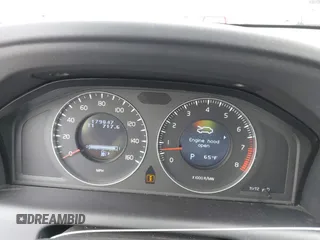 2010 Volvo XC60 3.2L with VIN YV4960DL5A2106408, listed as a IAAI auction lot 42047320 with 179,847 mi miles. Bid and sale history available at carsss.com. Image 7.