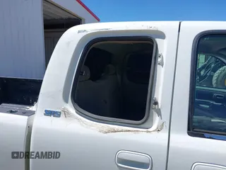 2000 Toyota Tundra SR5 with VIN 5TBRT3413YS097893, listed as a IAAI auction lot 42221710 with 213,142 mi miles and . Bid and sale history available at DreamBid. Image 6.