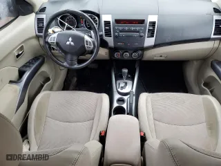 2011 Mitsubishi Outlander SE with VIN JA4AS3AW2BU016189, listed as a Copart auction lot 84054614 with 177,855 mi miles and Salvage Title. Bid and sale history available at carsss.com. Image 8.