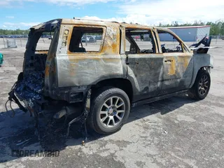 2015 GMC Yukon Denali with VIN 1GKS2CKJXFR655818, listed as a IAAI auction lot 41641960 with 1 mi miles. Bid and sale history available at carsss.com. Image 4.