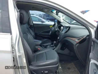 2018 Hyundai Santa Fe 2.0T z VIN 5XYZU4LA9JG537310, wystawiony jako IAAI lot #42393689 z przebiegiem Nie podano mil oraz . Historia ofert i sprzedaży dostępna na DreamBid. Obrazek 5.
