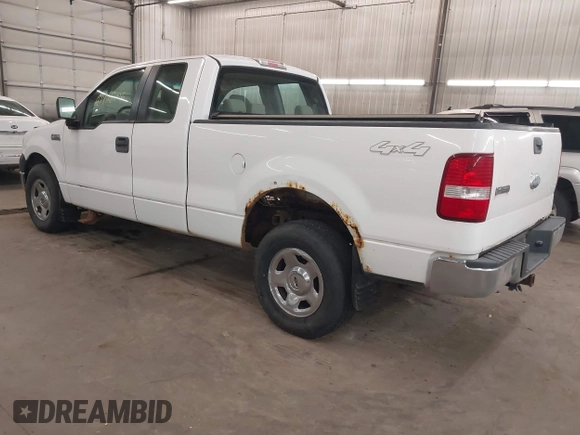 2005 Ford F-150 XLT with VIN 1FTPX14565NA51874, listed as a IAAI auction lot 41928006 with 201,004 mi miles. Bid and sale history available at carsss.com. Image 3.